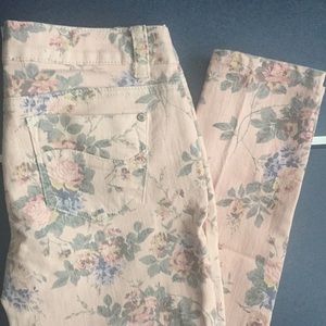 Rue 21 floral jeans NWOT